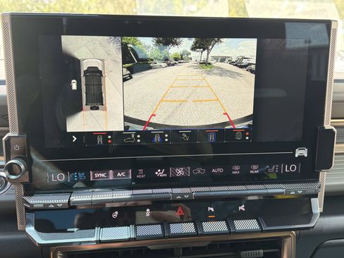 Used 2024 GMC Hummer EV 3X w/ LPO, Illumination Package AWD/4WD image 22
