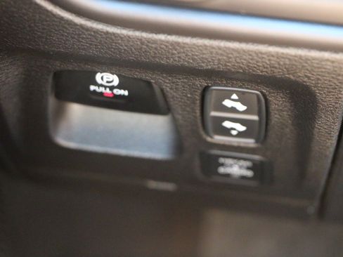 Used 2025 RAM 1500 Limited AWD/4WD image 25