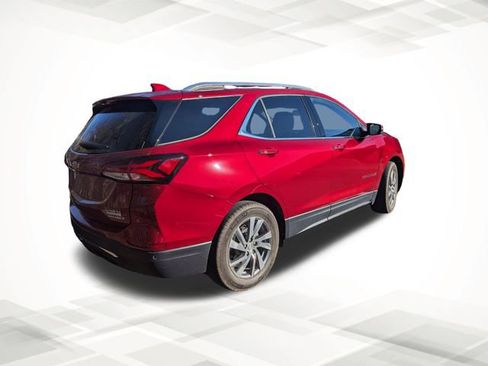Used 2023 Chevrolet Equinox Premier image 2