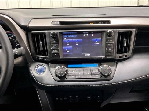 Used 2018 Toyota RAV4 Limited AWD/4WD image 6
