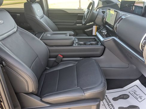 New 2026 Ford Expedition Platinum w/ Stealth Appearance Package AWD/4WD image 40