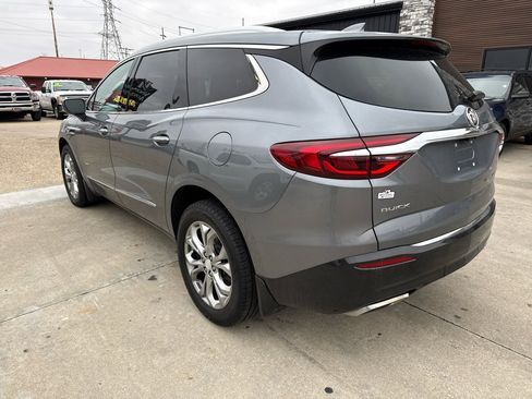 Used 2018 Buick Enclave Avenir image 2