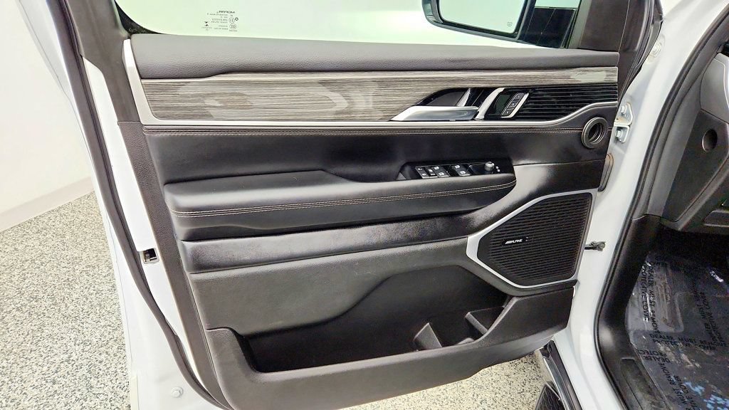 Used 2022 Jeep Wagoneer Series III AWD/4WD image 10