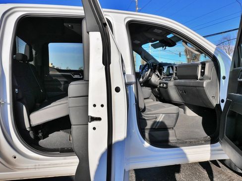 Used 2024 Chevrolet Silverado 1500 LT image 10