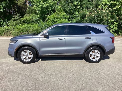 Used 2022 Kia Sorento LX FWD image 6