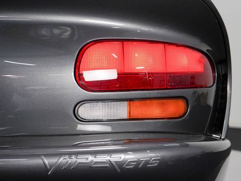 Used 2002 Dodge Viper GTS RWD image 21