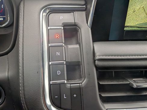 Used 2024 Chevrolet Tahoe LT image 31