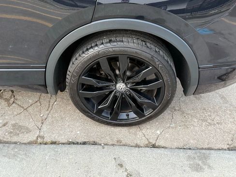 Used 2021 Volkswagen Tiguan SE R-Line image 51