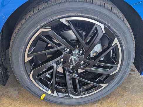 New 2026 Nissan Sentra SR w/ SR Premium Package FWD image 39