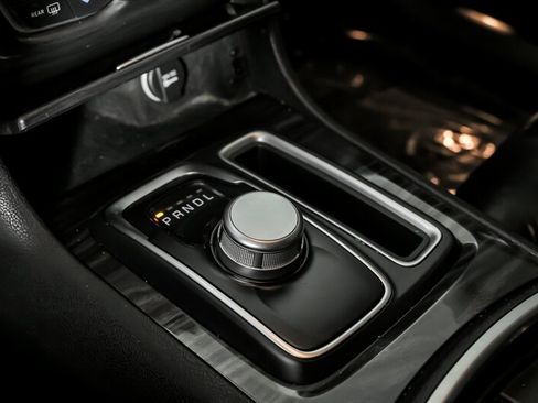 Used 2021 Chrysler 300 Touring L image 32