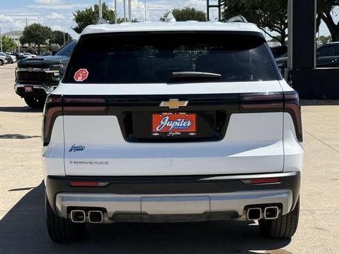 Certified 2026 Chevrolet Traverse LT FWD image 6