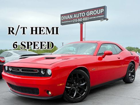 Used 2015 Dodge Challenger R/T w/ Quick Order Package 22B R/T RWD image 1