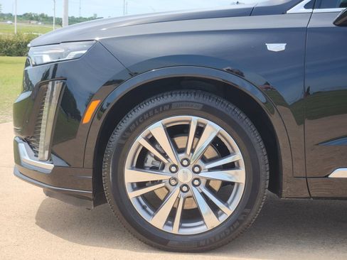 Used 2023 Cadillac XT6 Premium Luxury FWD image 13