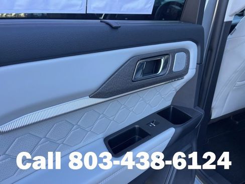 Used 2025 Ford Explorer Platinum w/ Ultimate Package image 12
