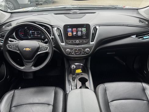 Used 2018 Chevrolet Malibu LT w/ Leather Package FWD image 23