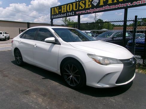 Used 2015 Toyota Camry SE image 6