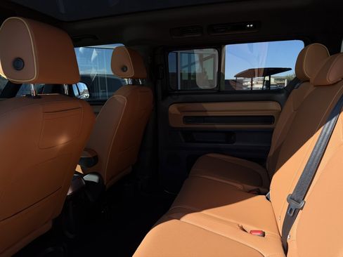 Used 2025 Volkswagen ID. Buzz Pro S Plus image 37