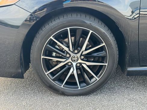 Used 2022 Toyota Camry SE FWD image 9
