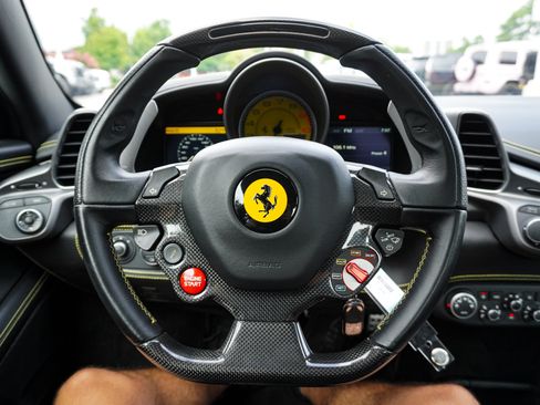 Used 2014 Ferrari 458 Italia Coupe RWD image 23