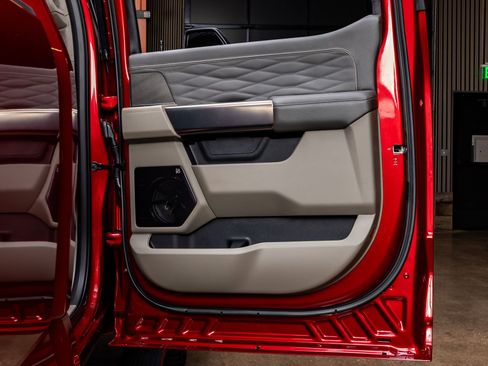 Used 2026 Ford F250 Platinum w/ Platinum Plus Package image 38