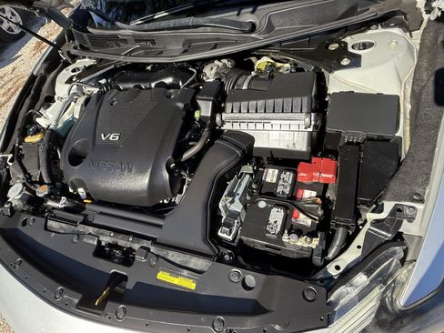 Used 2017 Nissan Maxima Platinum image 39