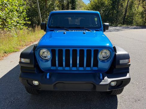 Used 2022 Jeep Wrangler Sport S image 3