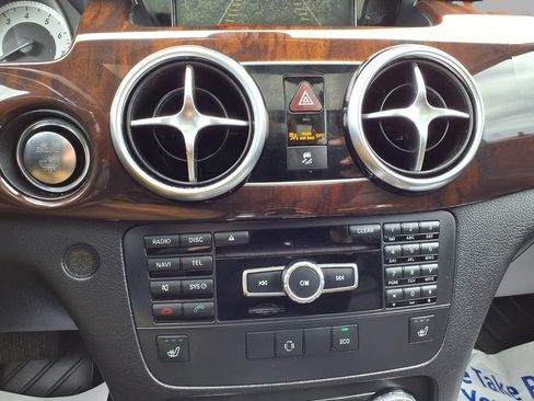 Used 2015 Mercedes-Benz GLK 350 4MATIC image 9