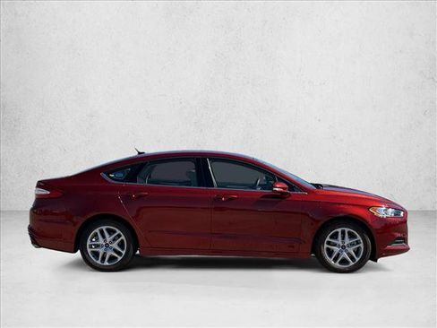 Used 2014 Ford Fusion SE FWD image 4
