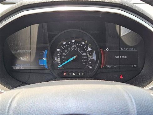 Used 2018 Ford Edge Titanium w/ Equipment Group 301A FWD image 10