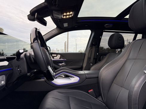 Used 2023 Mercedes-Benz Maybach GLS 600 4MATIC image 13