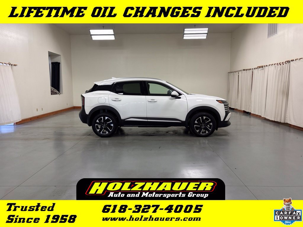 Used 2025 Nissan Kicks SR FWD image 1