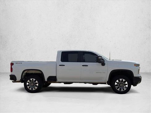 Used 2024 Chevrolet Silverado 2500 Custom w/ Custom Convenience Package AWD/4WD image 4