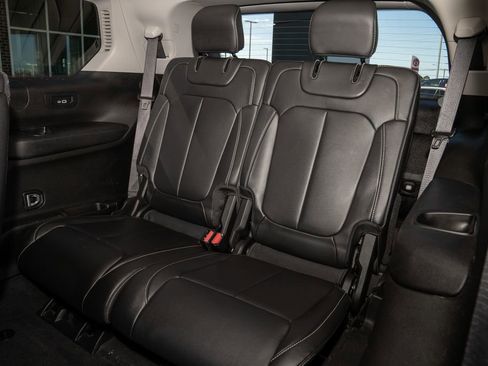 Used 2022 Jeep Grand Cherokee L Limited image 10