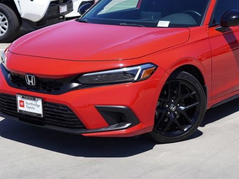 Used 2023 Honda Civic Sport image 5