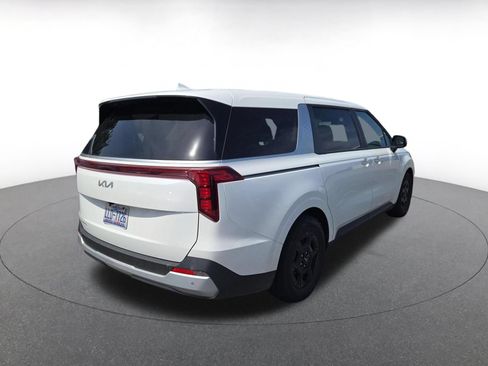 Used 2026 Kia Carnival FWD image 5