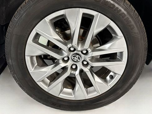 Used 2023 Toyota RAV4 XLE Premium FWD image 33