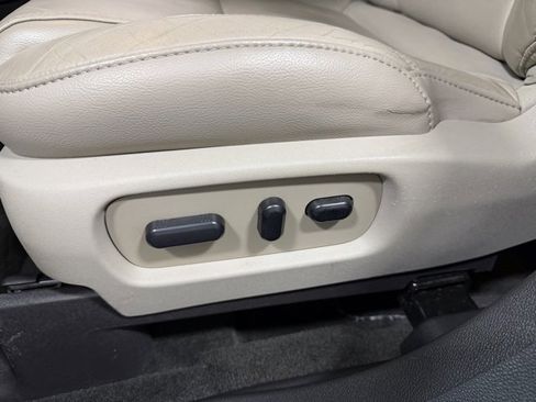 Used 2015 Ford Explorer XLT w/ Equipment Group 202B image 22