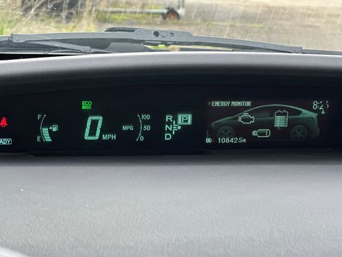 Used 2014 Toyota Prius Five image 24