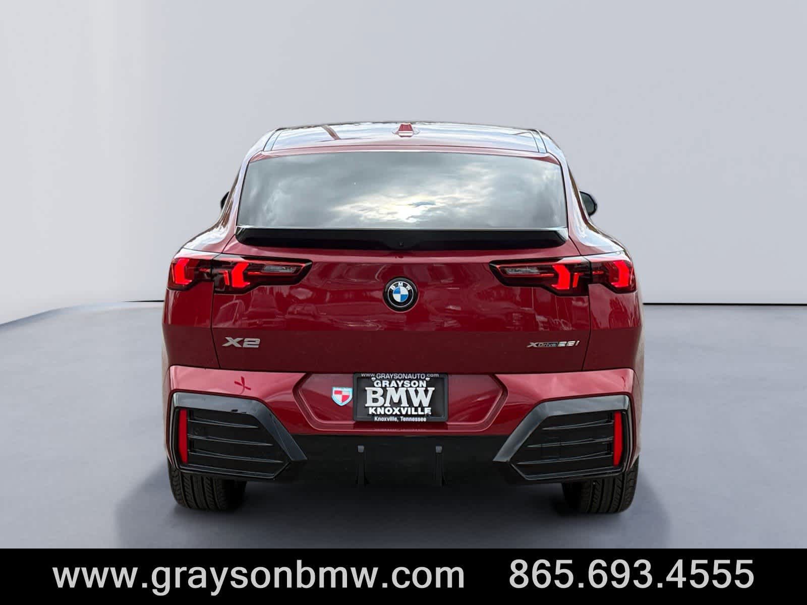 Used 2025 BMW X2 xDrive28i w/ Premium Package AWD/4WD image 4