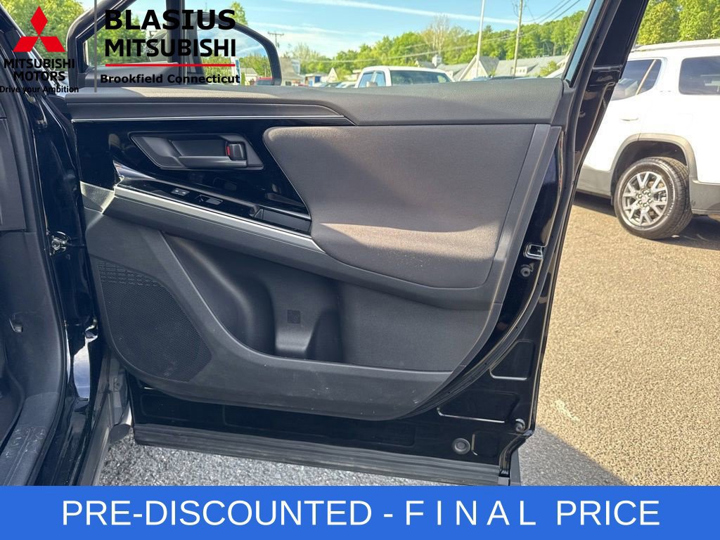 Used 2023 Subaru Solterra AWD image 31
