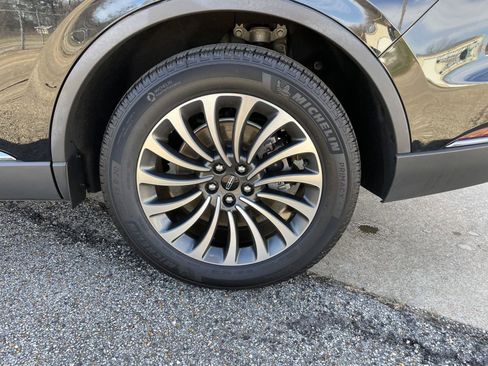 Used 2023 Lincoln Aviator AWD w/ Premium Package image 53