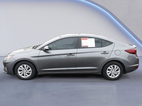 Used 2019 Hyundai Elantra SE FWD image 2