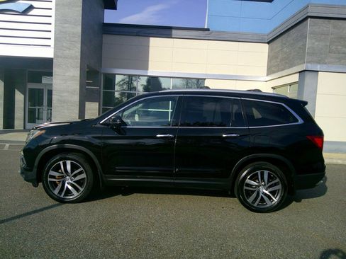Used 2017 Honda Pilot Touring image 23