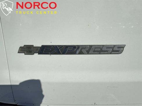 Used 2023 Chevrolet Express 2500 w/ Driver Convenience Package image 14