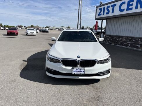 Used 2017 BMW 530i w/ Premium Package image 2