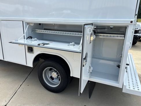 New 2025 Chevrolet Express 3500 w/ Power Convenience Package image 19