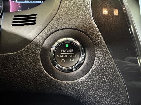 Used 2019 Ford Explorer XLT w/ Equipment Group 202A image 18