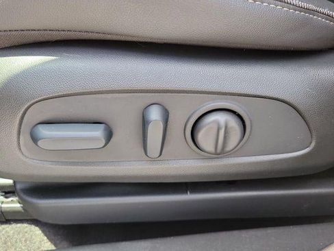 Used 2023 Buick Encore GX Essence w/ Experience Buick Package FWD image 12