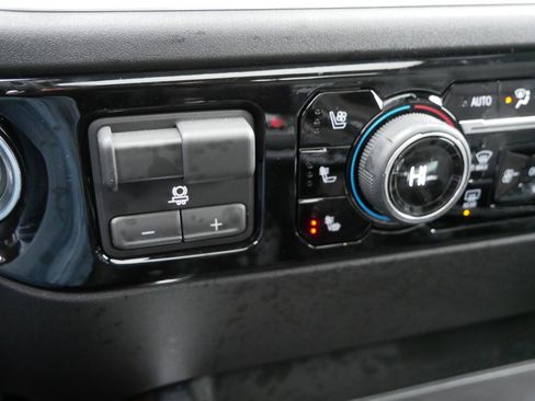 Used 2026 Chevrolet Silverado 1500 High Country w/ Technology Package image 34