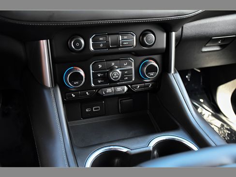 Used 2023 Chevrolet Tahoe LT AWD/4WD image 34